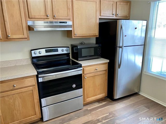 122 Heather Ridge 122, Shelton, CT 06484