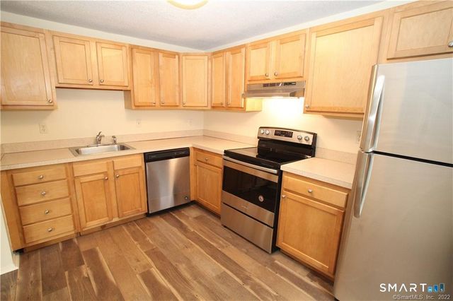 122 Heather Ridge 122, Shelton, CT 06484