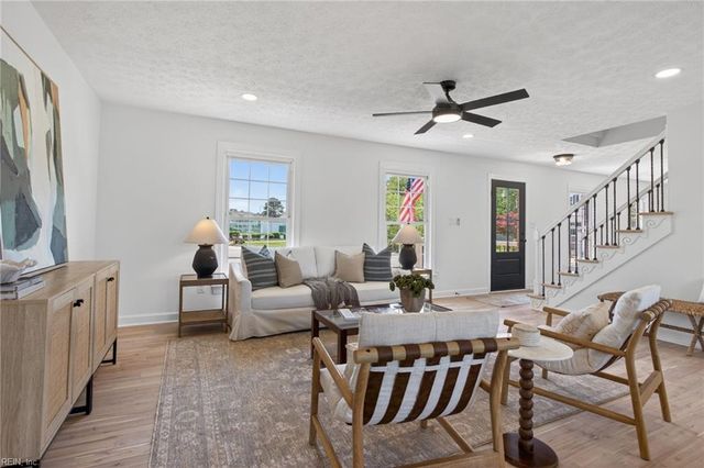 7 Carmines CT, Poquoson, VA 23662