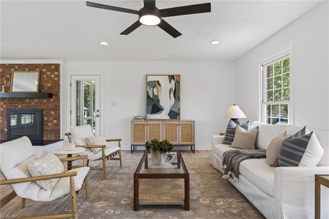 7 Carmines CT, Poquoson, VA 23662