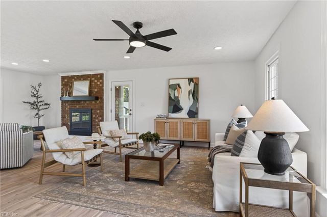 7 Carmines CT, Poquoson, VA 23662