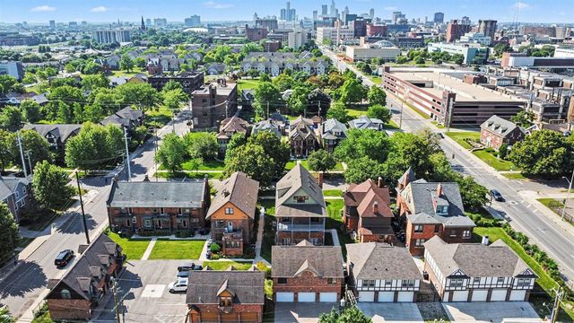 431 E Ferry Street, Detroit, MI 48202