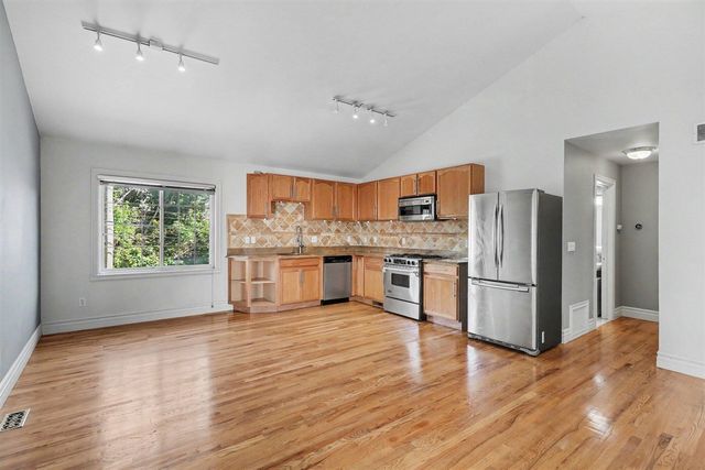431 E Ferry Street, Detroit, MI 48202