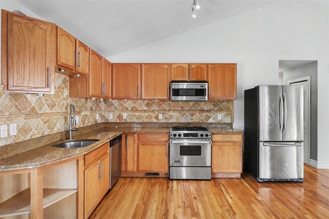 431 E Ferry Street, Detroit, MI 48202