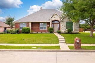 1919 Water Fall Way, Wylie, TX 75098
