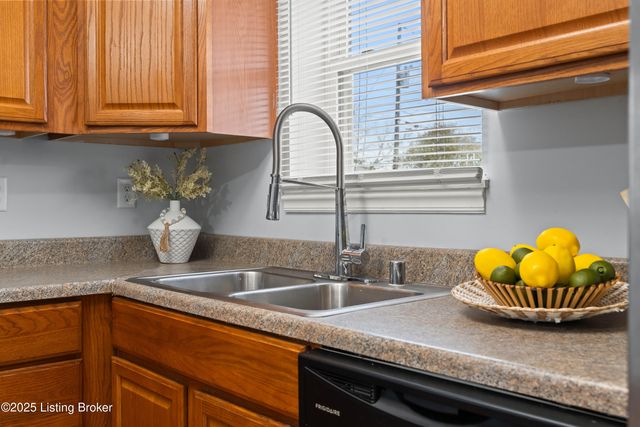 105 Cedar Ave, Shepherdsville, KY 40165