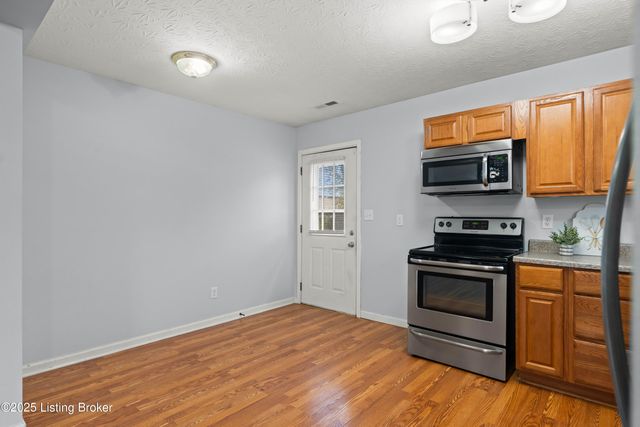 105 Cedar Ave, Shepherdsville, KY 40165