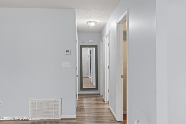 105 Cedar Ave, Shepherdsville, KY 40165