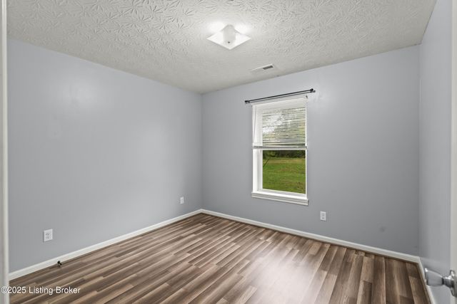 105 Cedar Ave, Shepherdsville, KY 40165