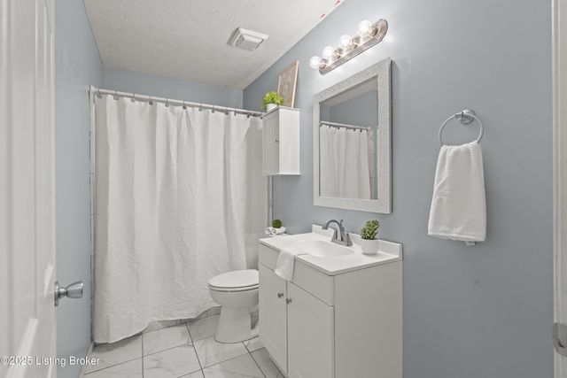 105 Cedar Ave, Shepherdsville, KY 40165