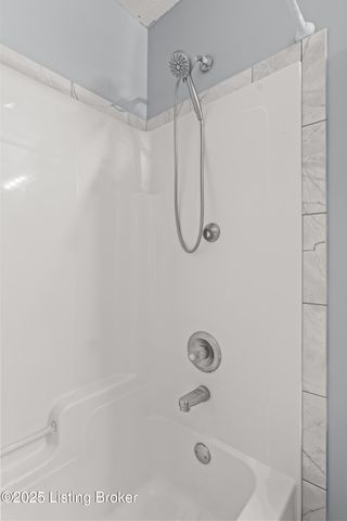 105 Cedar Ave, Shepherdsville, KY 40165