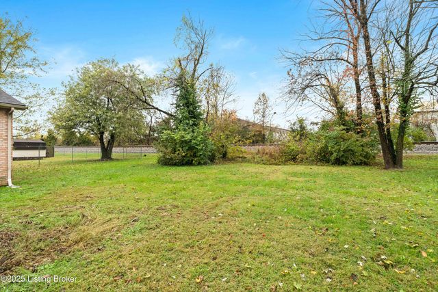 105 Cedar Ave, Shepherdsville, KY 40165