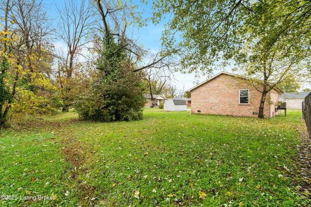 105 Cedar Ave, Shepherdsville, KY 40165