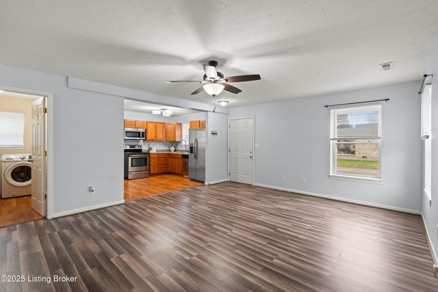 105 Cedar Ave, Shepherdsville, KY 40165