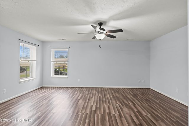 105 Cedar Ave, Shepherdsville, KY 40165