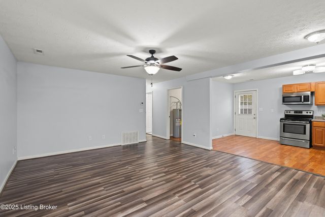 105 Cedar Ave, Shepherdsville, KY 40165