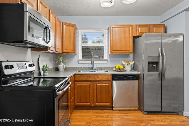 105 Cedar Ave, Shepherdsville, KY 40165