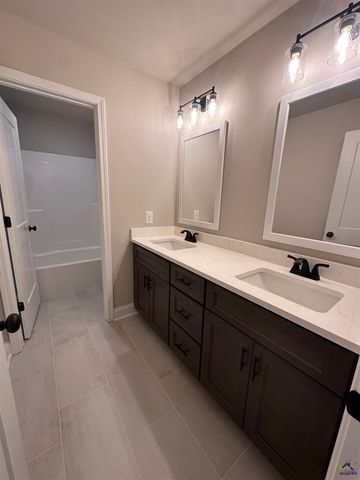 716 Lindsey Brooke Trace, Bonaire, GA 31005