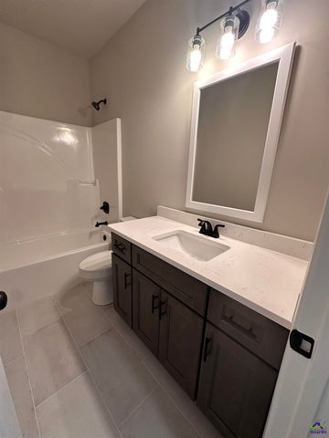 716 Lindsey Brooke Trace, Bonaire, GA 31005