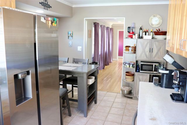 31 Prestwick Terrace, Glen Cove, NY 11542