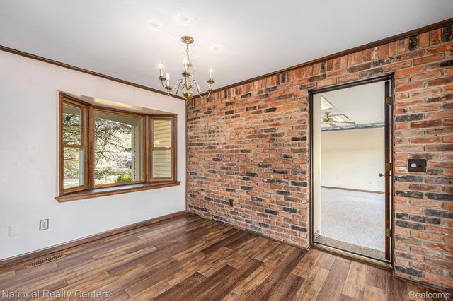 9494 Sashabaw Road, Independence Charter Township, MI 48348