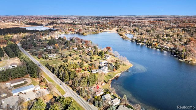 9494 Sashabaw Road, Independence Charter Township, MI 48348