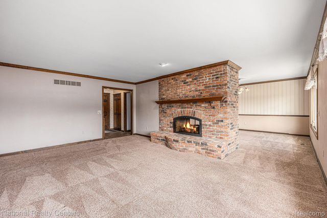 9494 Sashabaw Road, Independence Charter Township, MI 48348
