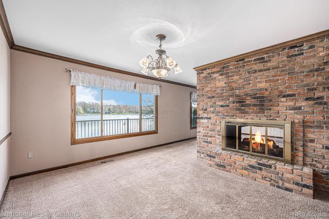 9494 Sashabaw Road, Independence Charter Township, MI 48348