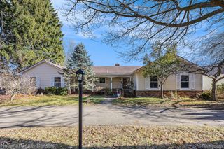 9494 Sashabaw Road, Independence Charter Township, MI 48348