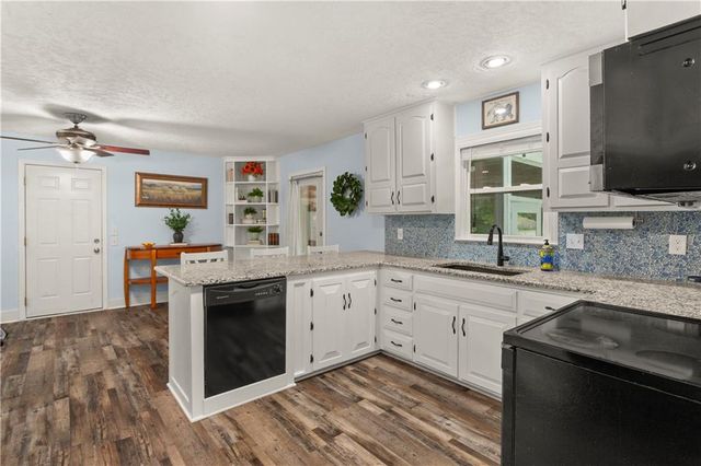 113 Claremont Street, Lee's Summit, MO 64063