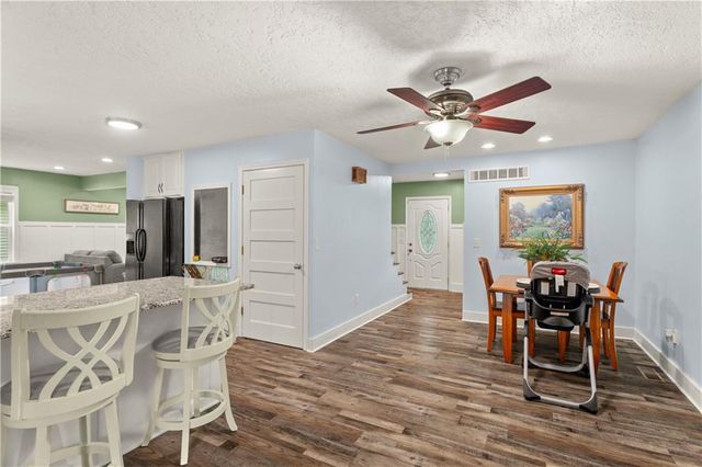 113 Claremont Street, Lee's Summit, MO 64063