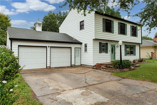 113 Claremont Street, Lee's Summit, MO 64063