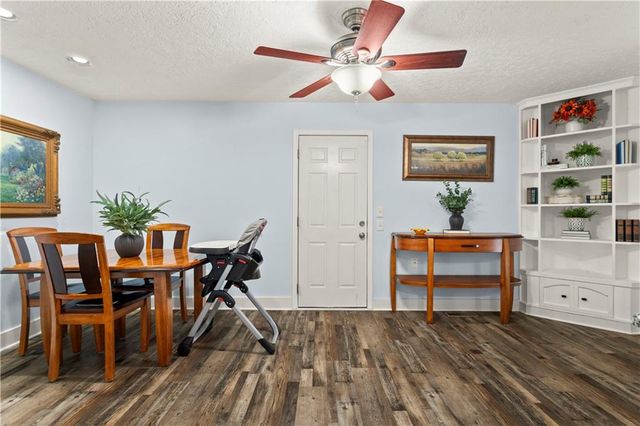 113 Claremont Street, Lee's Summit, MO 64063