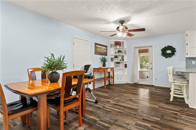 113 Claremont Street, Lee's Summit, MO 64063