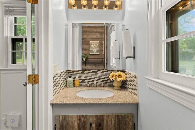 113 Claremont Street, Lee's Summit, MO 64063