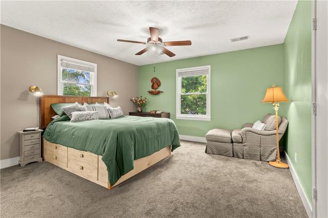 113 Claremont Street, Lee's Summit, MO 64063