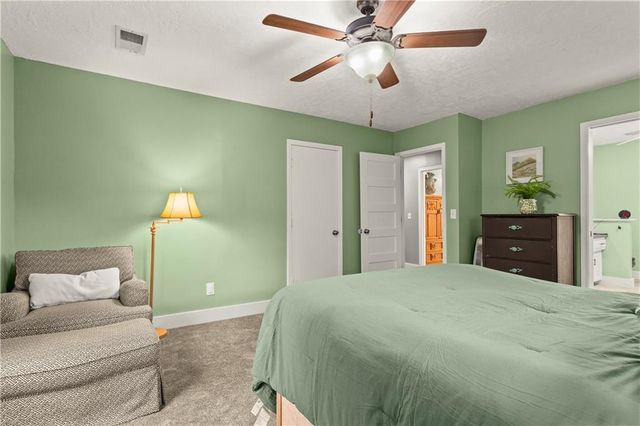 113 Claremont Street, Lee's Summit, MO 64063