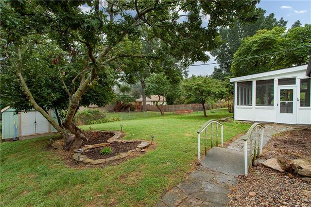 113 Claremont Street, Lee's Summit, MO 64063