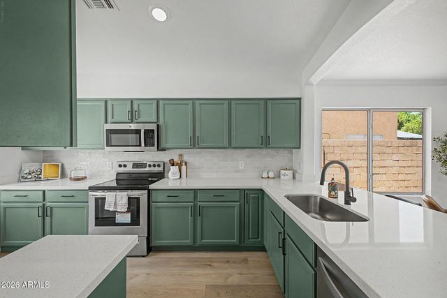 14724 W WILLOW Lane, Surprise, AZ 85374