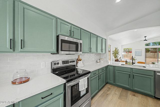 14724 W WILLOW Lane, Surprise, AZ 85374