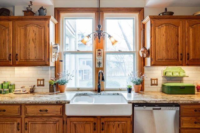 1421 N Park Pl, Wichita, KS 67203