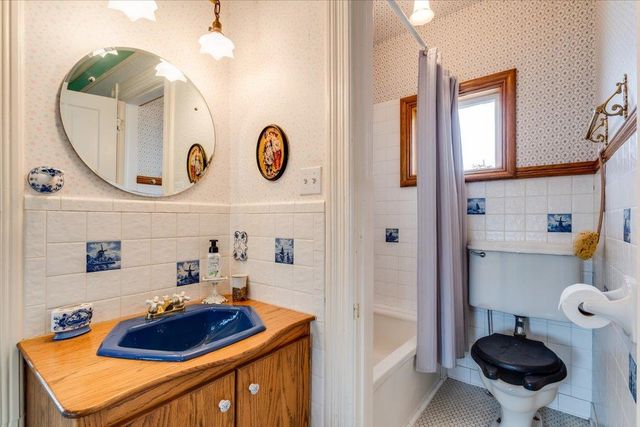 1421 N Park Pl, Wichita, KS 67203