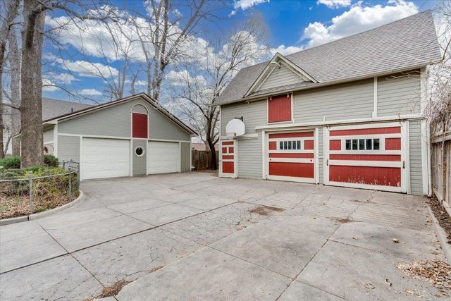 1421 N Park Pl, Wichita, KS 67203