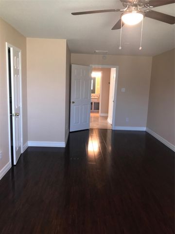 2844 Morningmist Lane, Dickinson, TX 77539