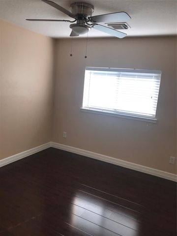 2844 Morningmist Lane, Dickinson, TX 77539