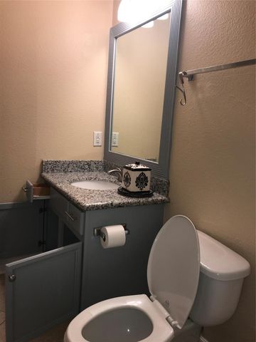 2844 Morningmist Lane, Dickinson, TX 77539