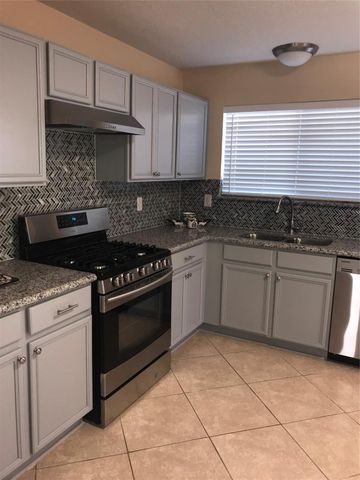 2844 Morningmist Lane, Dickinson, TX 77539