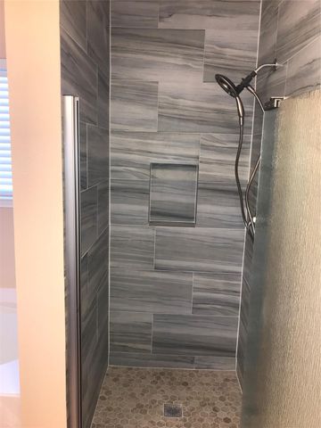 2844 Morningmist Lane, Dickinson, TX 77539