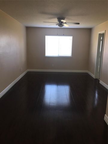 2844 Morningmist Lane, Dickinson, TX 77539