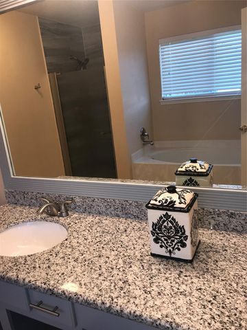 2844 Morningmist Lane, Dickinson, TX 77539